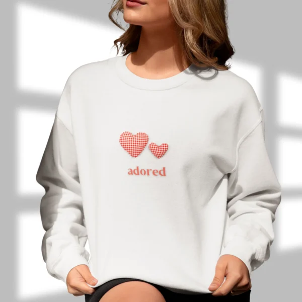 Adored sweatshirt with Gingham heart on Gildan 18000 - Ash