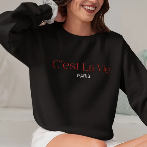 C'est La Vie sweatshirt with text on Gildan 18000 - Black