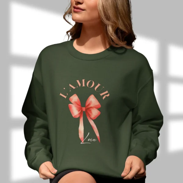 L’Amour sweatshirt with red bow – Gildan 18000 in Forest Green